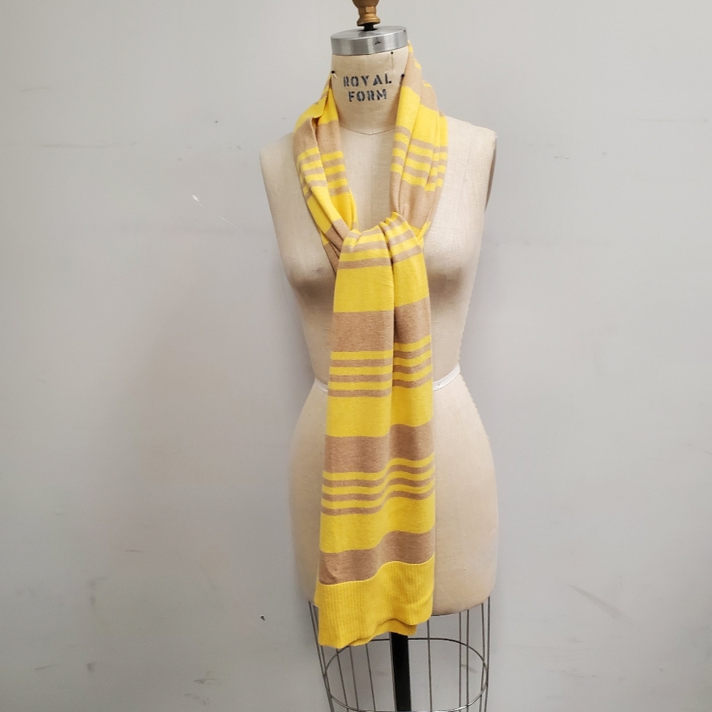 Gap Scarf